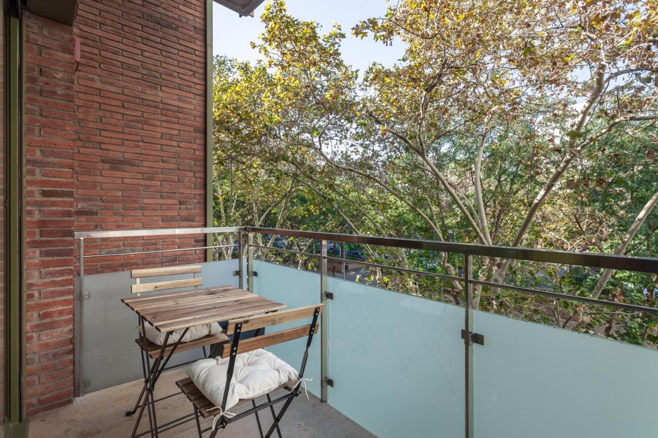 Cozy Apartment Les Corts Barcelona Exterior foto
